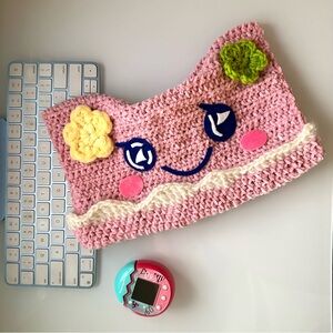 Violetchi tamagotchi crochet hat